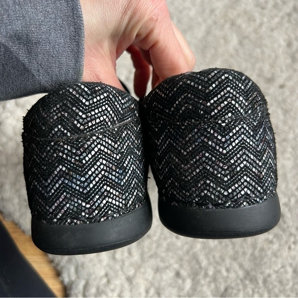 Alegria Black, White Metallic Gray Glee Ric Rack Slip On Clogs Size 39 - Picture 6 of 9